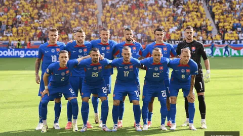 2026世界杯主帅性感榜揭晓FIFA世足杯赛事分析：图赫尔跻身前四，安切洛蒂居27位，阿尔及利亚主帅荣登榜首